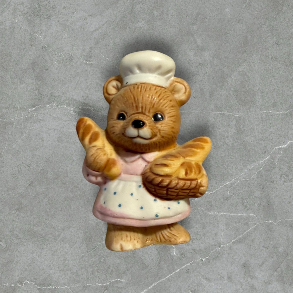 Vintage‎ Miniature HOMCO Porcelain Bear Figurine - Series #8820 - The Baker